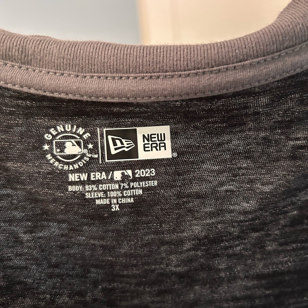 New Era Black and Gray Chicago White Sox Tee - Picture 2 of 2